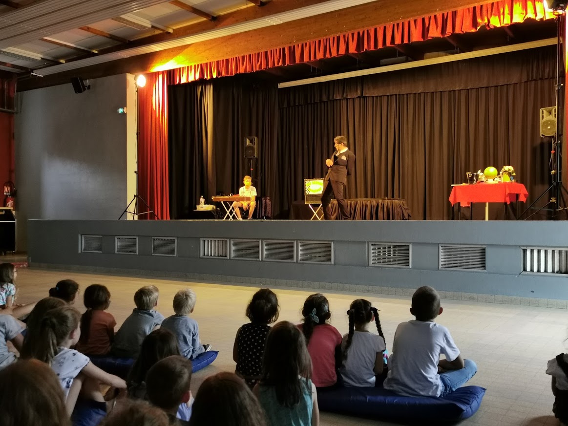 La Ronde des Mots a fait sa première à Neuville-les-Dames