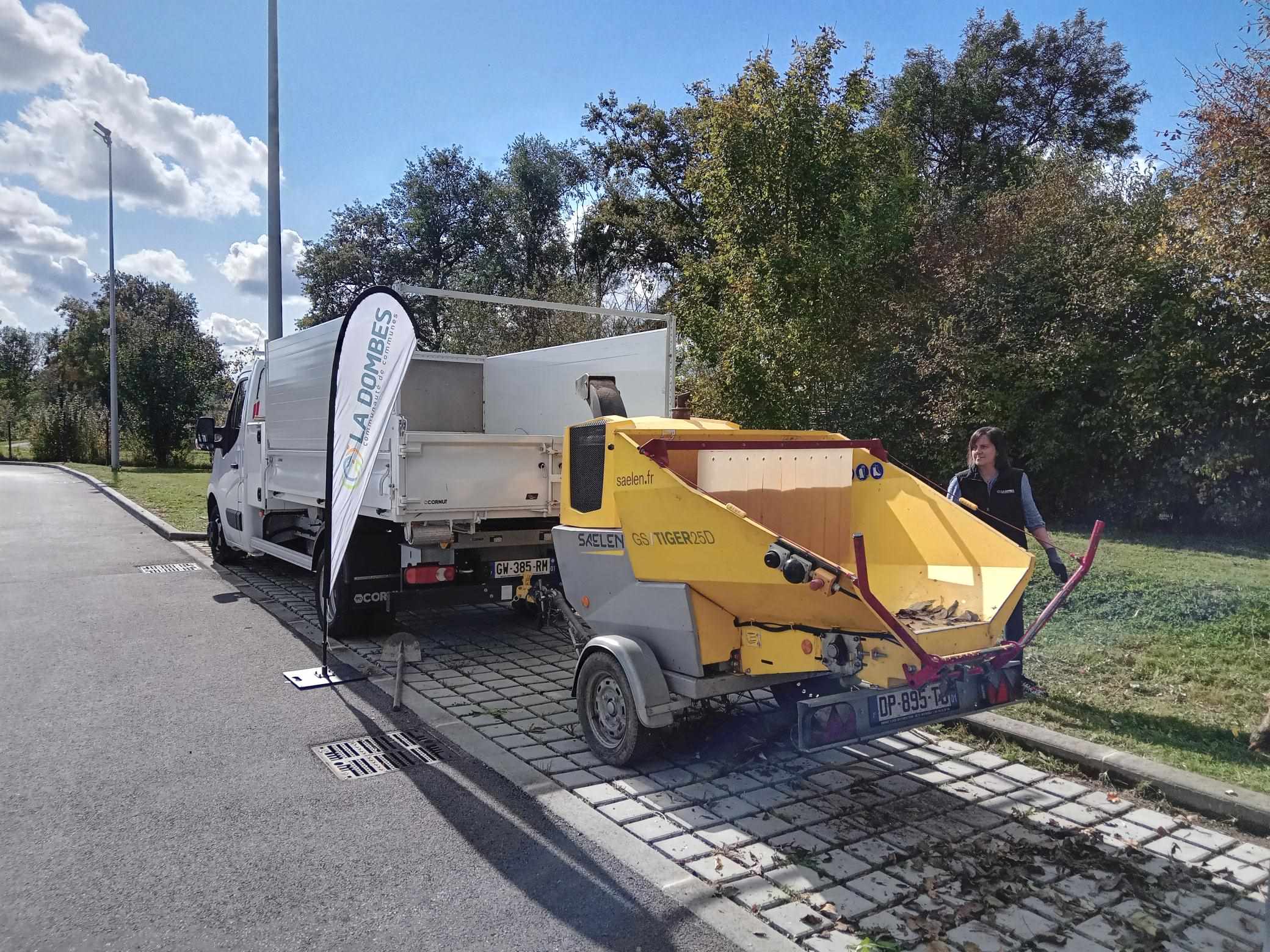 Broyage des déchets verts à la déchèterie de Châtillon-sur-Chalaronne !