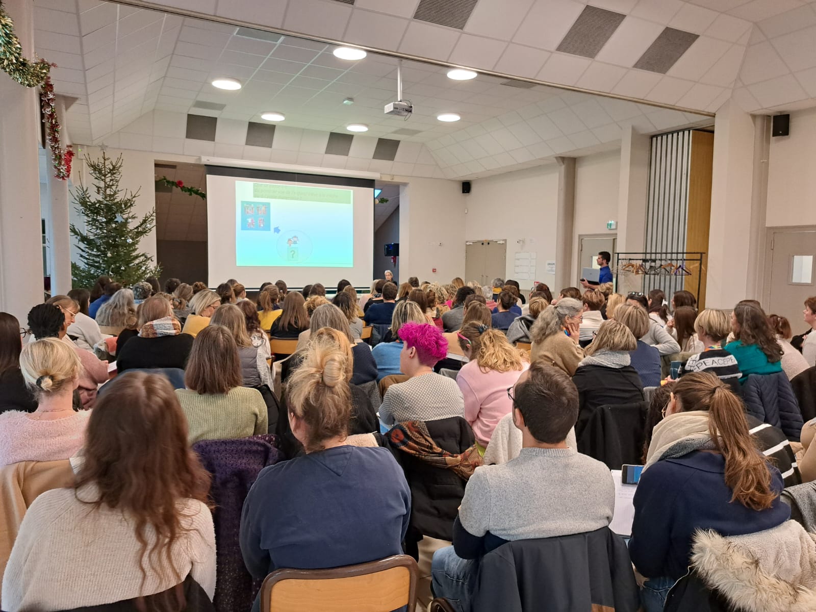 Plus de 110 personnes pour la première journée Petite Enfance – Education Nationale